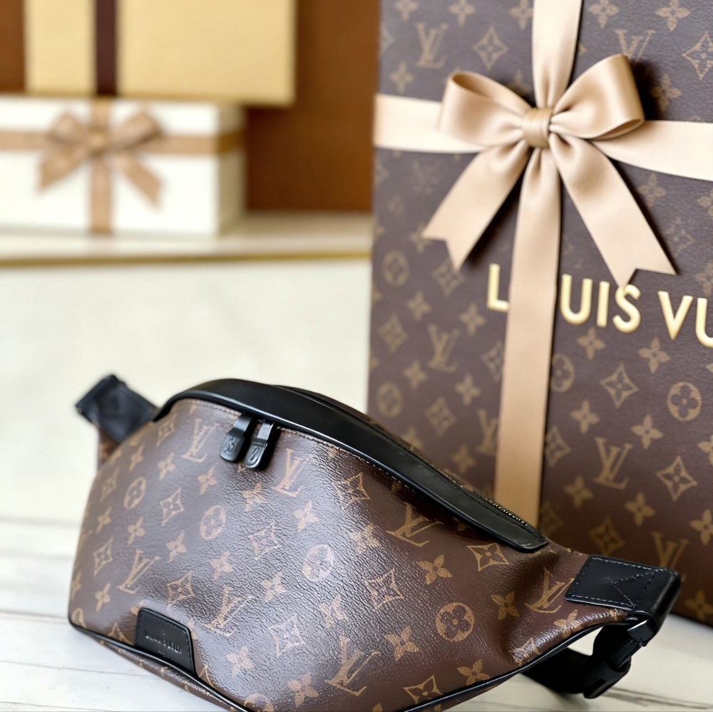 <AUTHENTIC>Louis Vuitton Waist Bag in Brown Leather - Picture 2 of 6